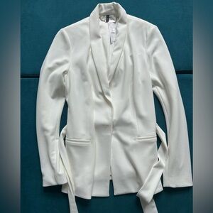 White House Black Market Belted Single Snap Blazer in Ecru- Size 10